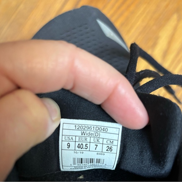 Brooks Adrenaline 20- women’s size 9 wide - Picture 4 of 5